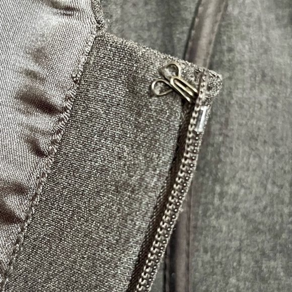 New York and Company NY&C Sleeveless V-neck Grey Lined Back Zipper Dress Size 6 - Picture 5 of 16